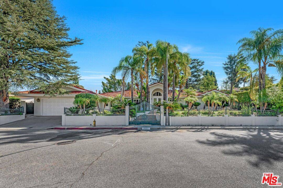 16633   Park Lane Cir Brentwood LA