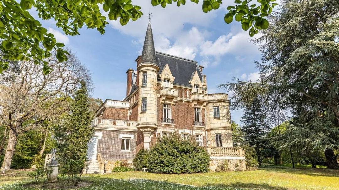 Le Vésinet – Propriété de Prestige à Vendre