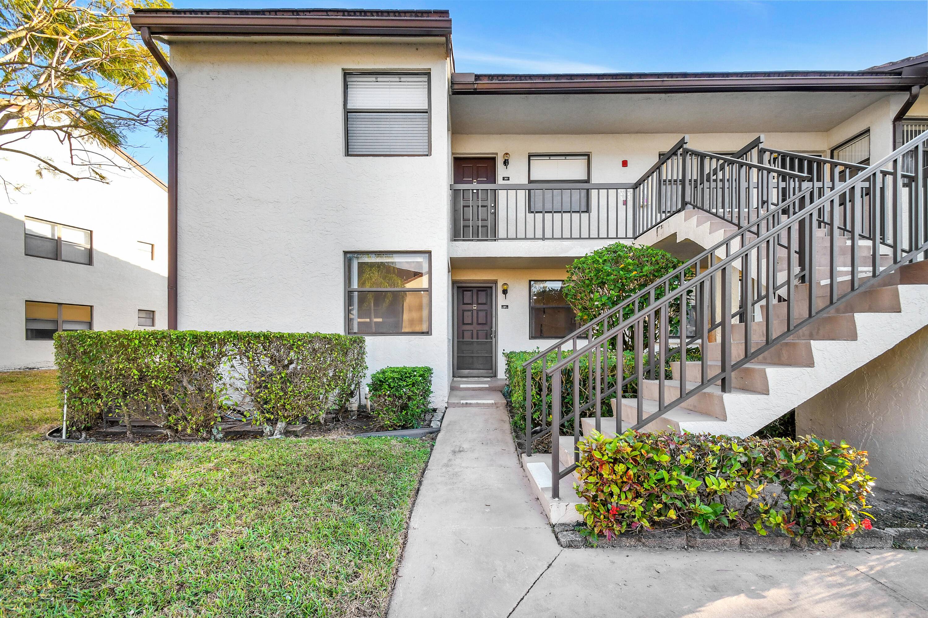 SELLER OFFERING 5, 000 TOWARDS BUYER'S CLOSING COST PREPAIDS.