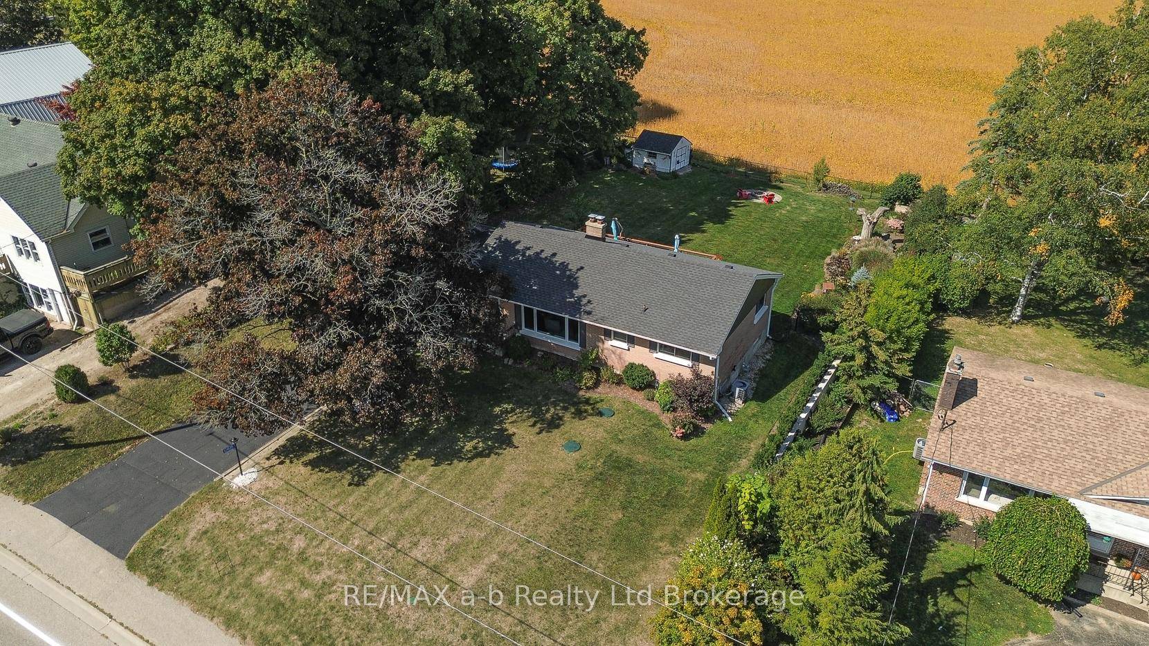 Be sure to click the video play button for additional photos and a full property tour !