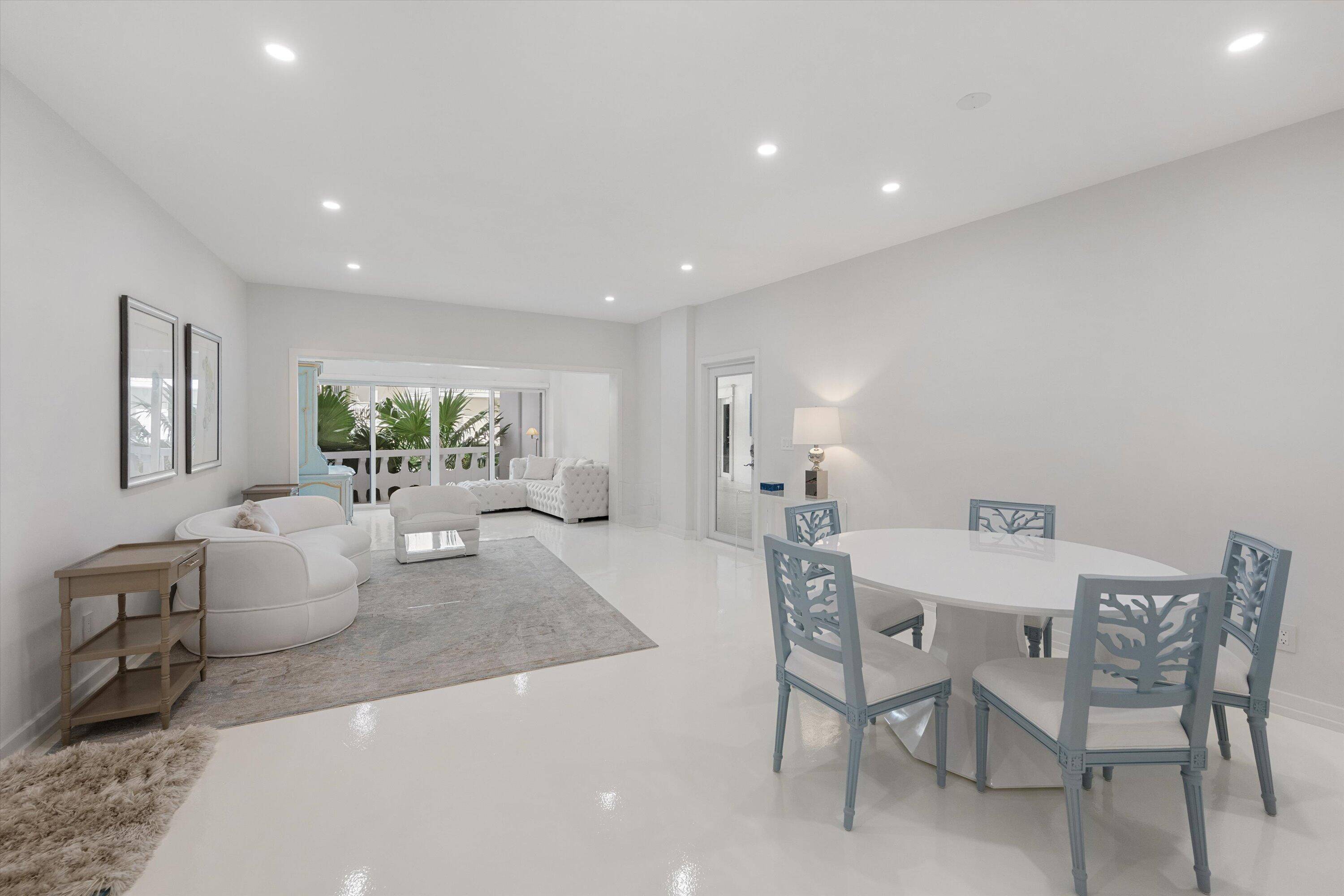Located in a prime in town, oceanfront location, this stunning apartment features a beautifully upgraded interior with high end finishes and tasteful improvements throughout.