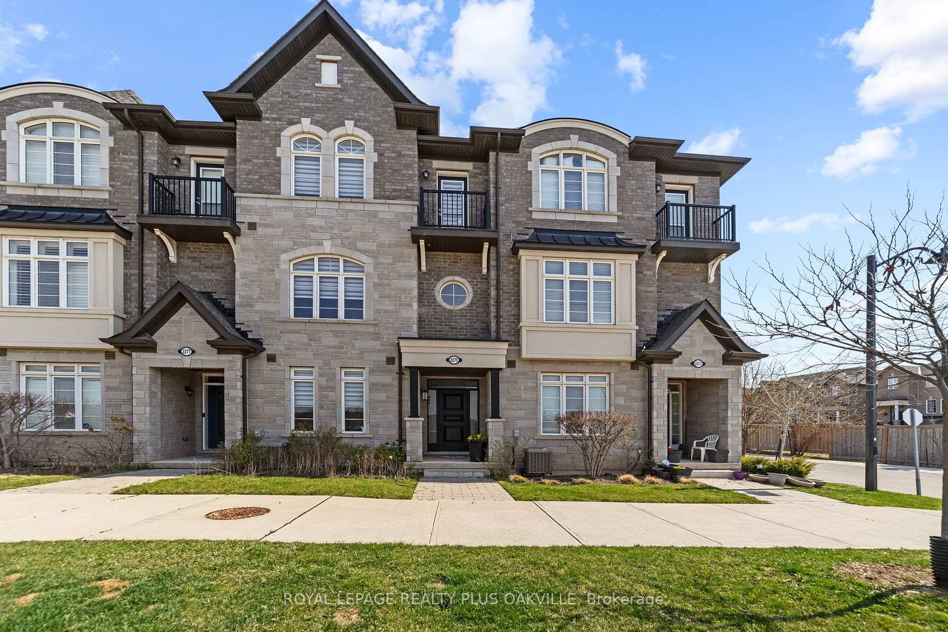 Bright and spacious Executive 3 bedroom townhome in desirable Westmount, offering over 2, 200 sq ft of thoughtfully designed living space across three levels !