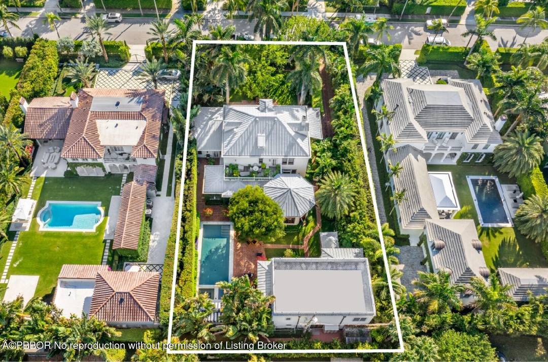 Welcome to Buttonwood Beautiful and historic In Town property with 8BR 9BA on oversized 19, 600 SqFt lot.