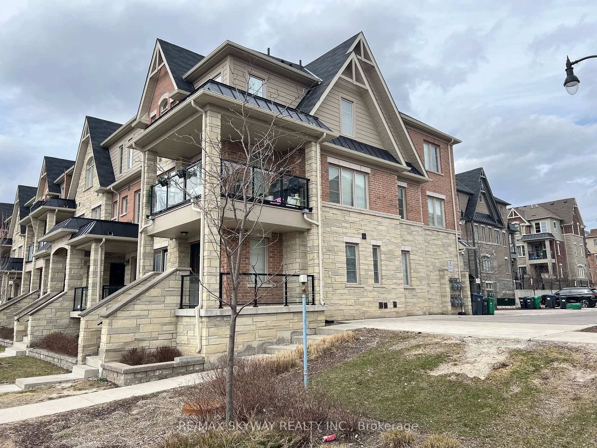Must See Absolutely Stunning Corner unit Stacked Townhouse For sale in Northwest Brampton, 3 Bedrooms, 2.