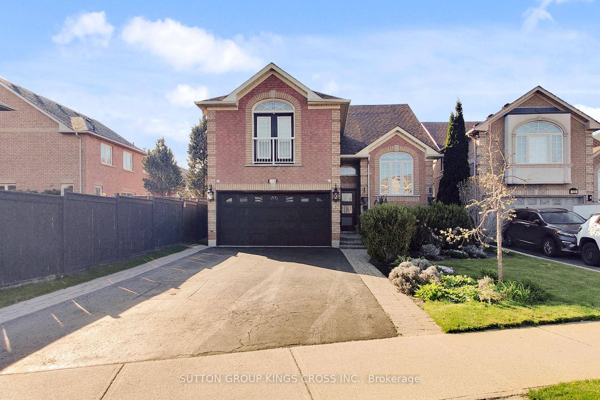 Detached Raised Bungalow, This home features a large open concept kitchenWelcome to your new home in the sought after Van Kirk Sandalwood neighborhood of Brampton !