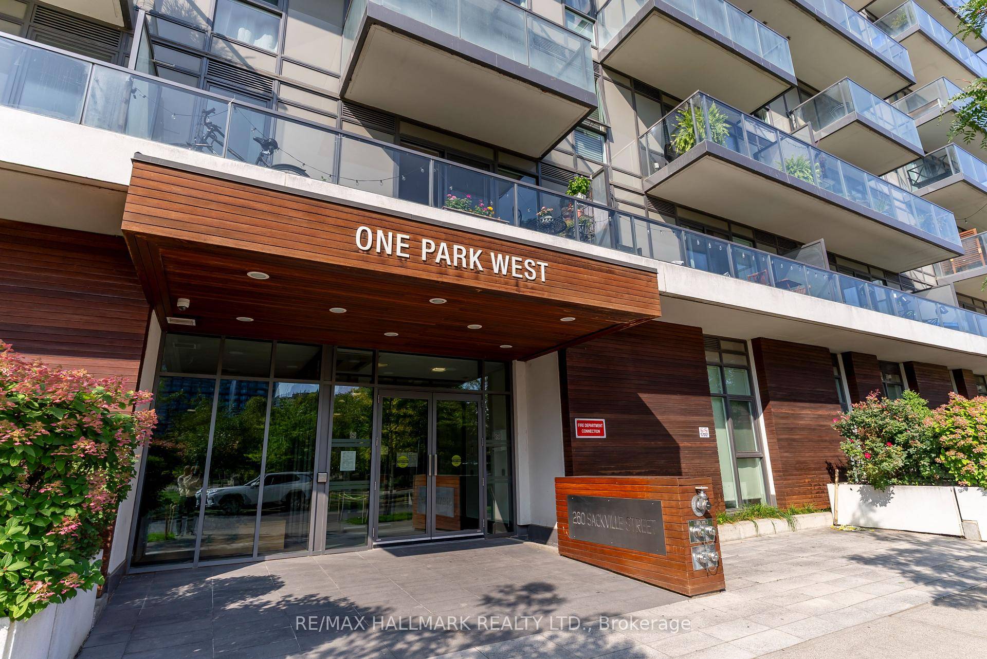 Welcome to this bright and spacious 990 sq ft south west corner suite with a 136 sq ft balcony, offering one of the building's most functional layouts.