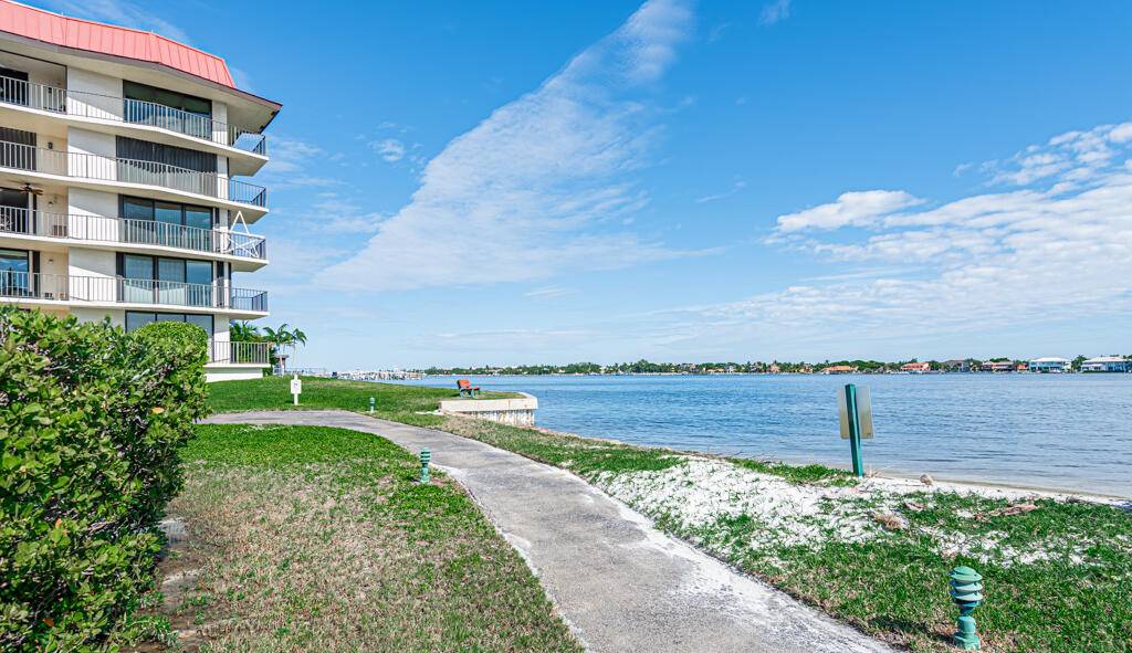 You will be awe struck by the 180 degree, unsurpassed view of the intracoastal waterway and the grounds of Half Moon Bay.