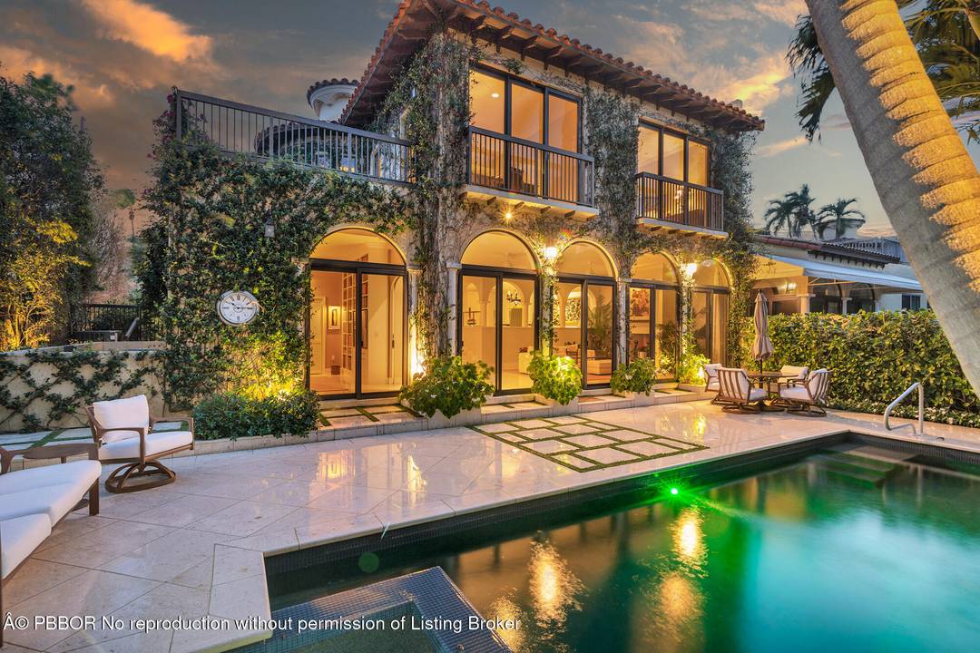 This Italianate 3 bedroom, 3.