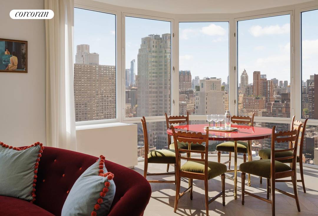 THE STRATHMORE PRESENTS A TWO BEDROOM WITH UPPER EAST SIDE SKYLINE VIEWS Rising 44 stories above the leafy charm and quiet sophistication of the Upper East Side, The Strathmore is ...