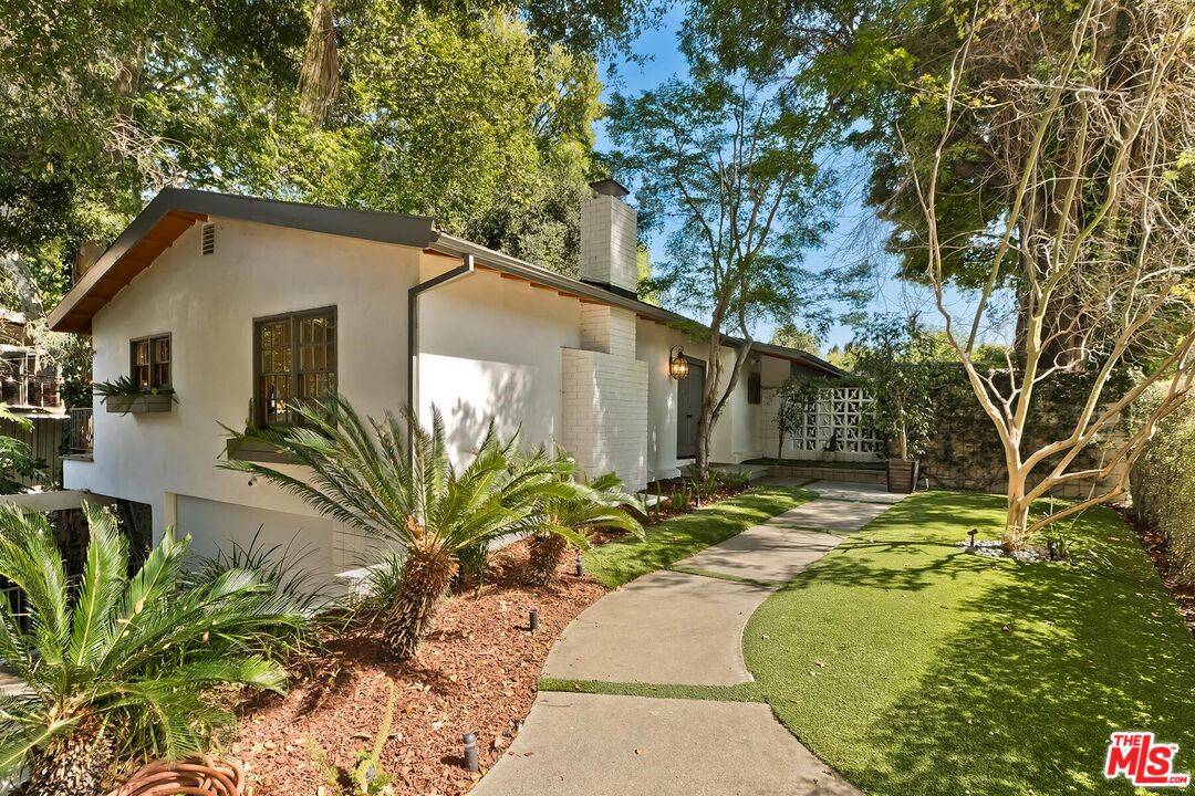 7586   Woodrow Wilson Dr 4BR Hollywood Hills East La