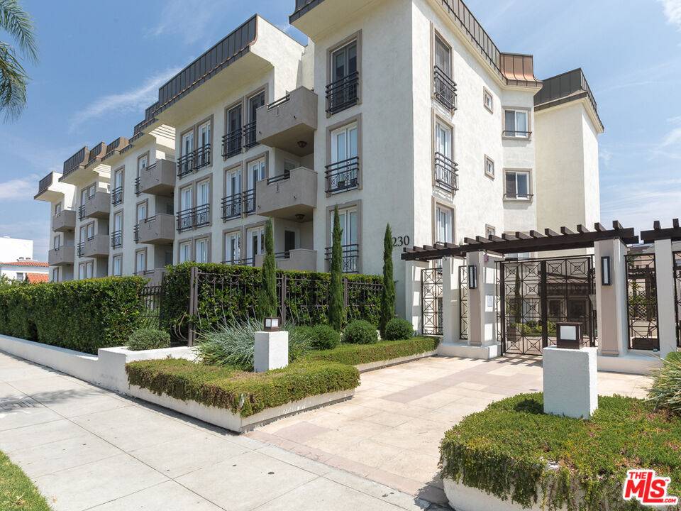 230  Hamilton Dr 2BR Beverly Grove La
