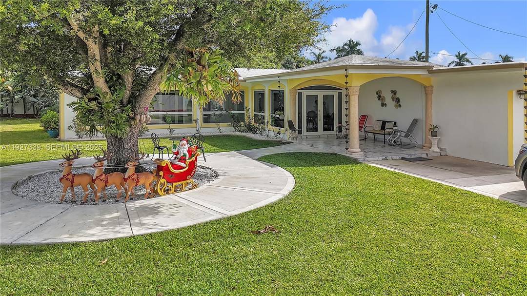 Discover this exceptional 5 bedroom, 5 bath estate located in highly desirable South Dade.