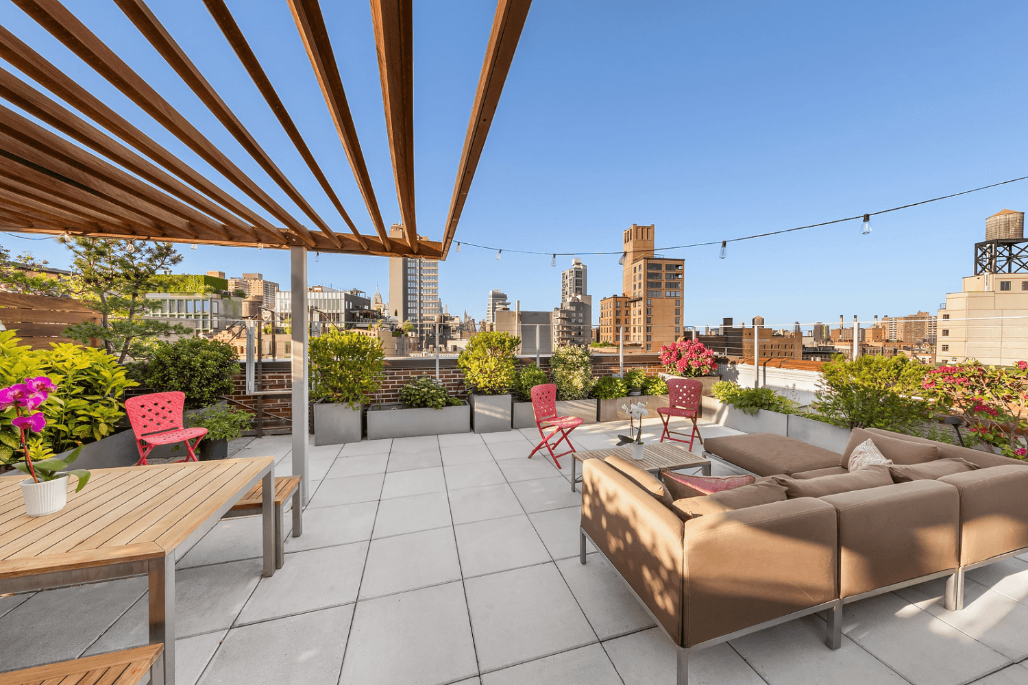 A Renovated Noho Penthouse 2 Bed Loft with an Amazing Private Roof Terrace and P anoramic Views Introducing a rare sun flooded corner 2 bedroom, 2 bath Penthouse with an ...