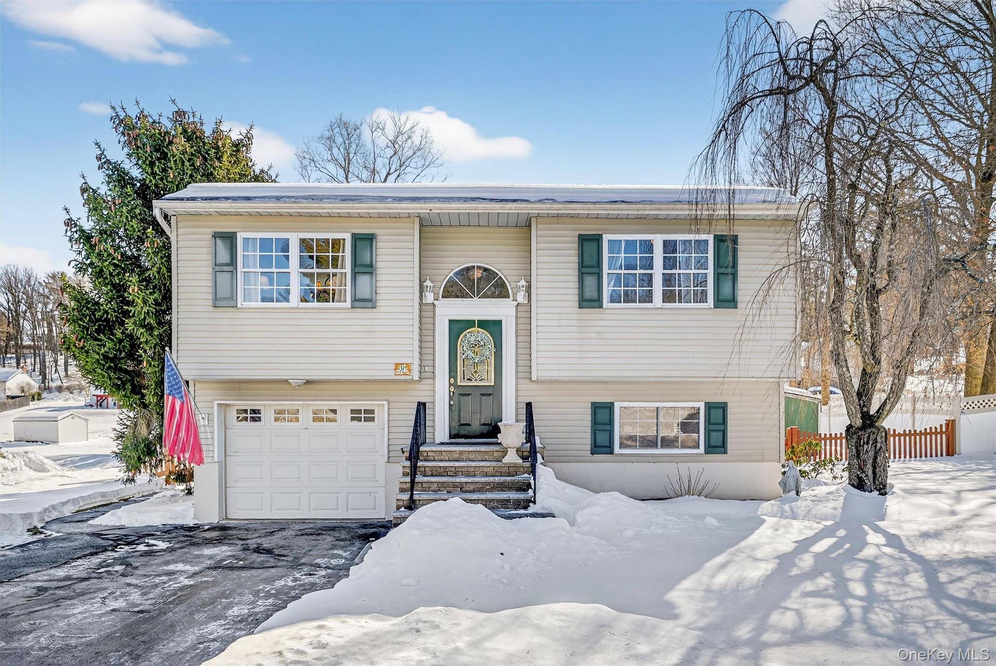 Welcome to the most beautiful and serene Village of Monroe Neighborhood !