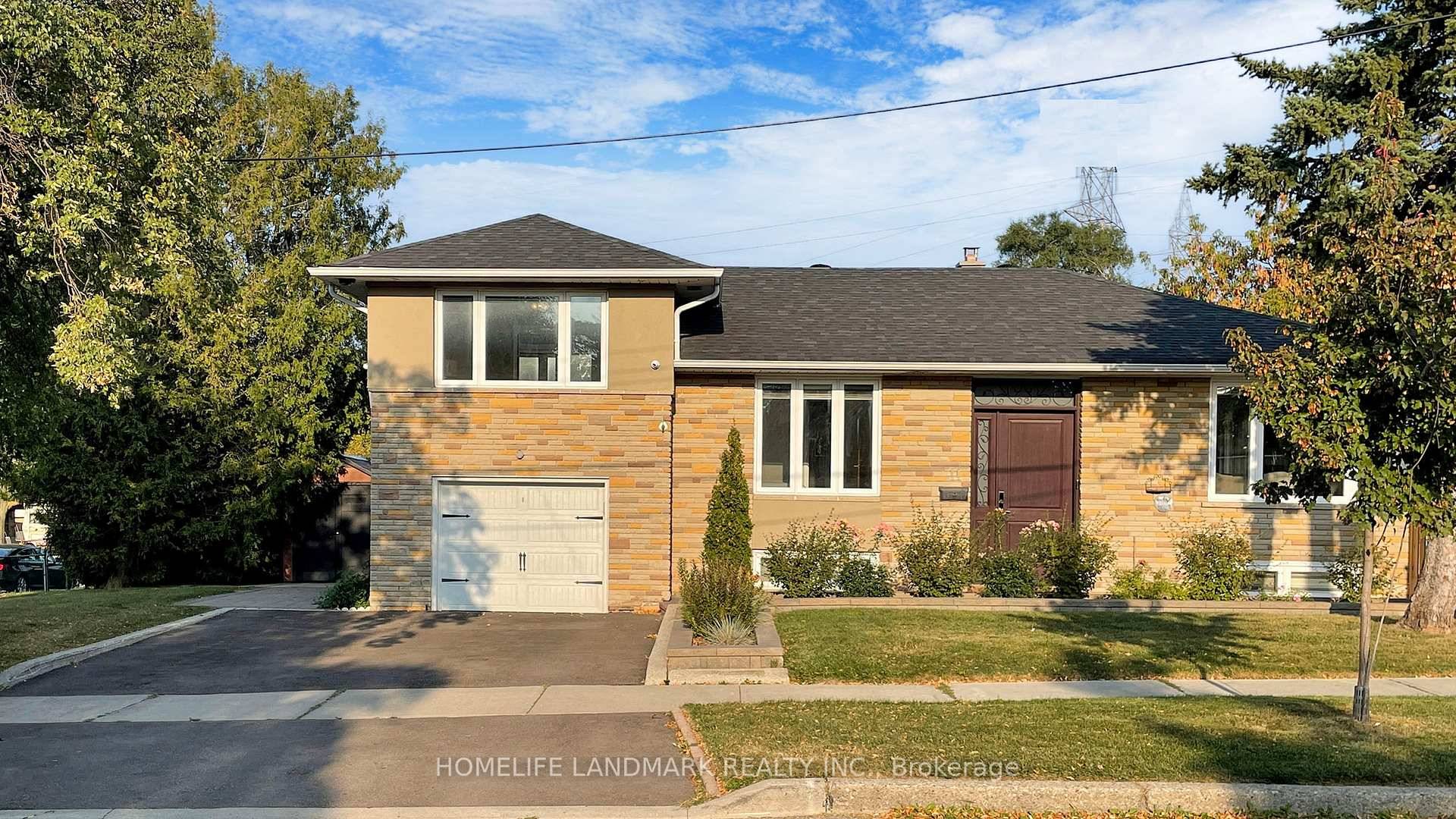 Perfect Turnkey Sidesplit To Move In And Enjoy.