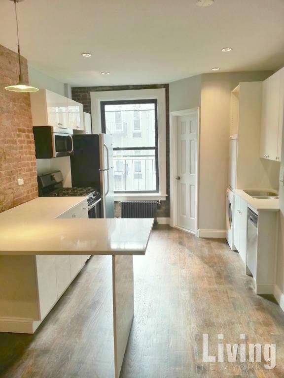RENOVATED 2BR w IN UNIT WASHER amp ; DRYER, DISHWASHER, EXPOSED BRICK !