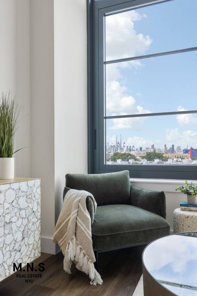 LUXURY TWO BEDROOM APARTMENT WITH PRIVATE TERRACE NOW AVAILABLE IN ASTORIA !