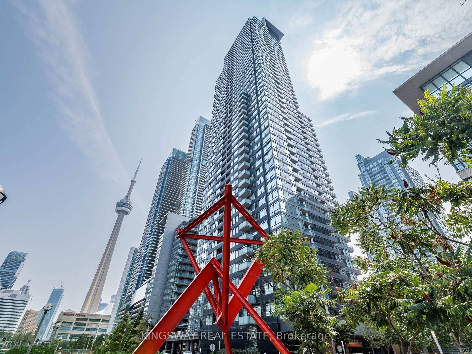 Live the Lakeview Lifestyle in Downtown Toronto !