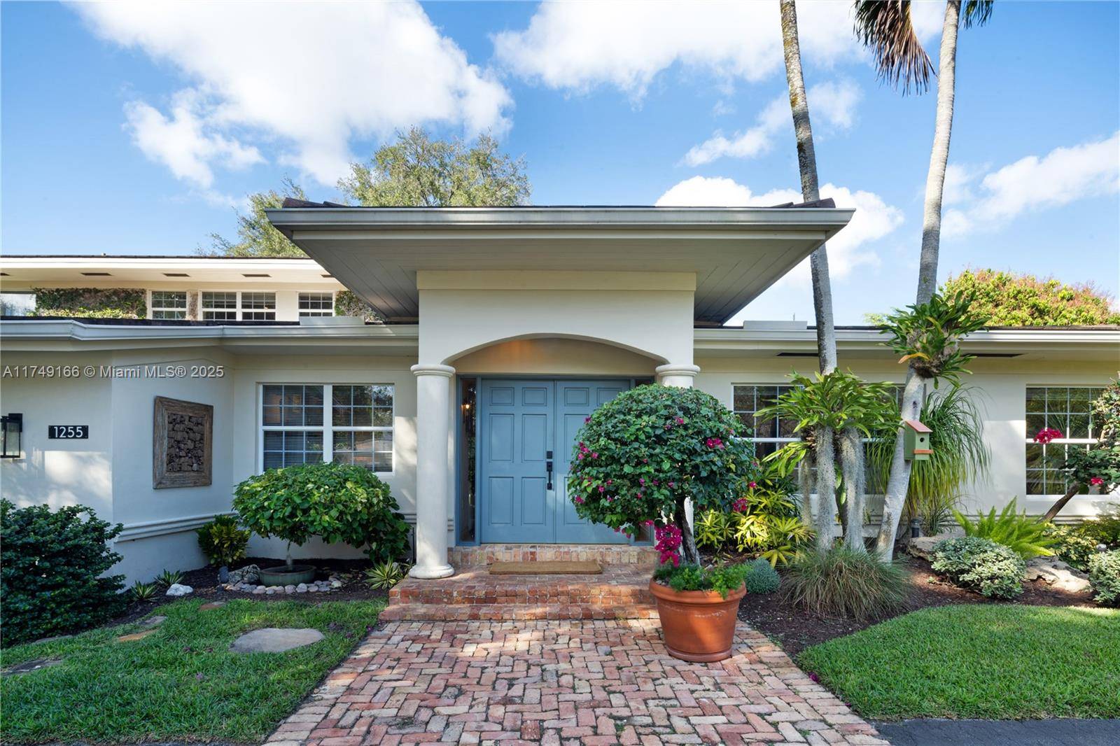 Discover this beautifully maintained residence, showcasing curated design and modern functionality.