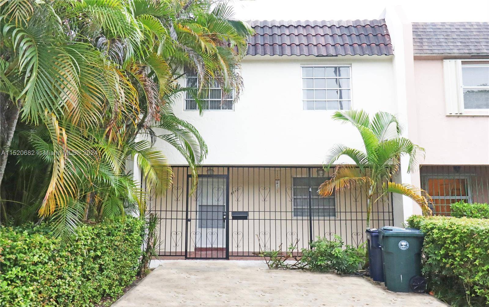 PRISTINE SPACIOUS SOUTH MIAMI 3 BEDROOM 2.