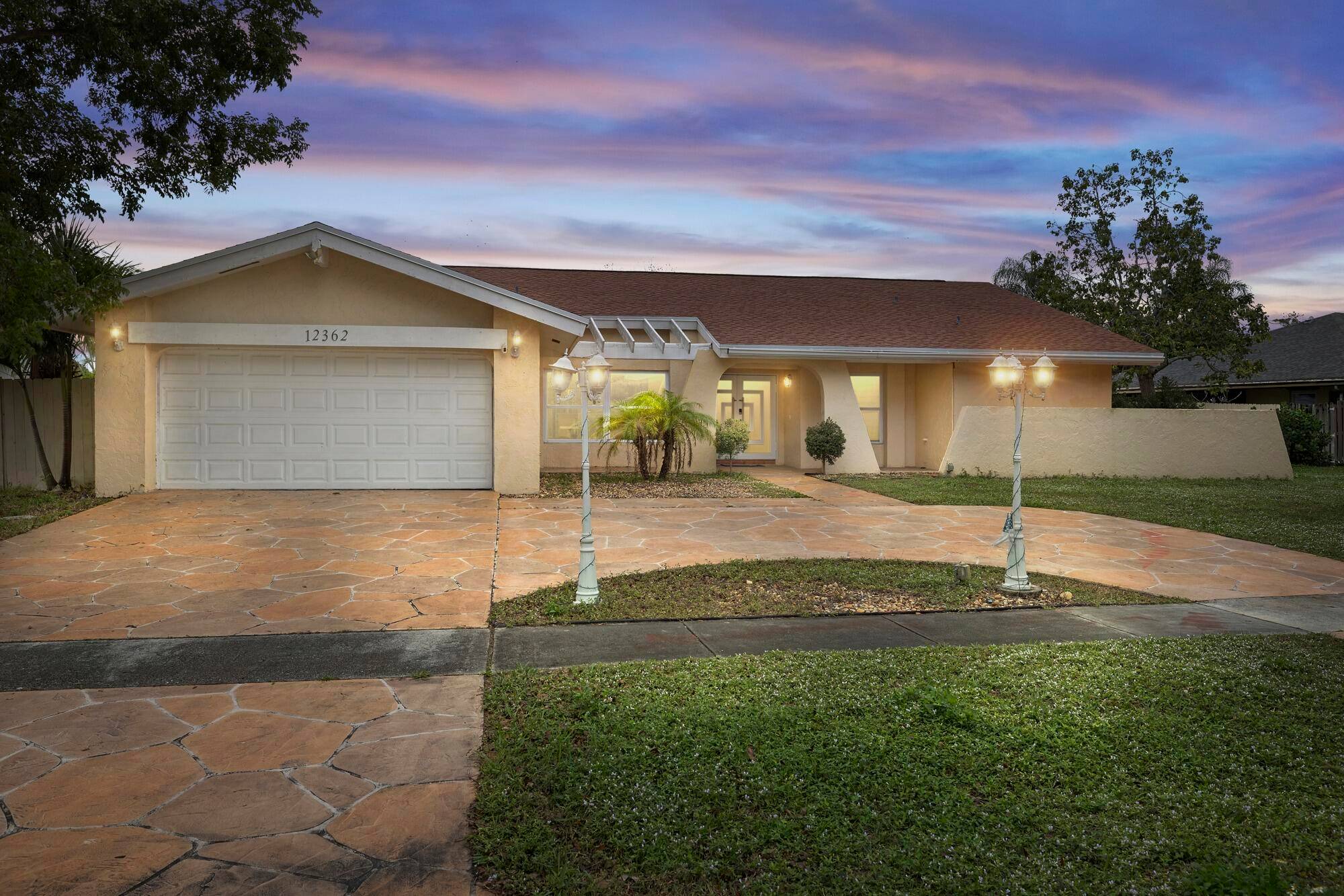 Comfort and modern upgrades single family home 4 bedroom, 3 bathroom pool home, set on a 0.