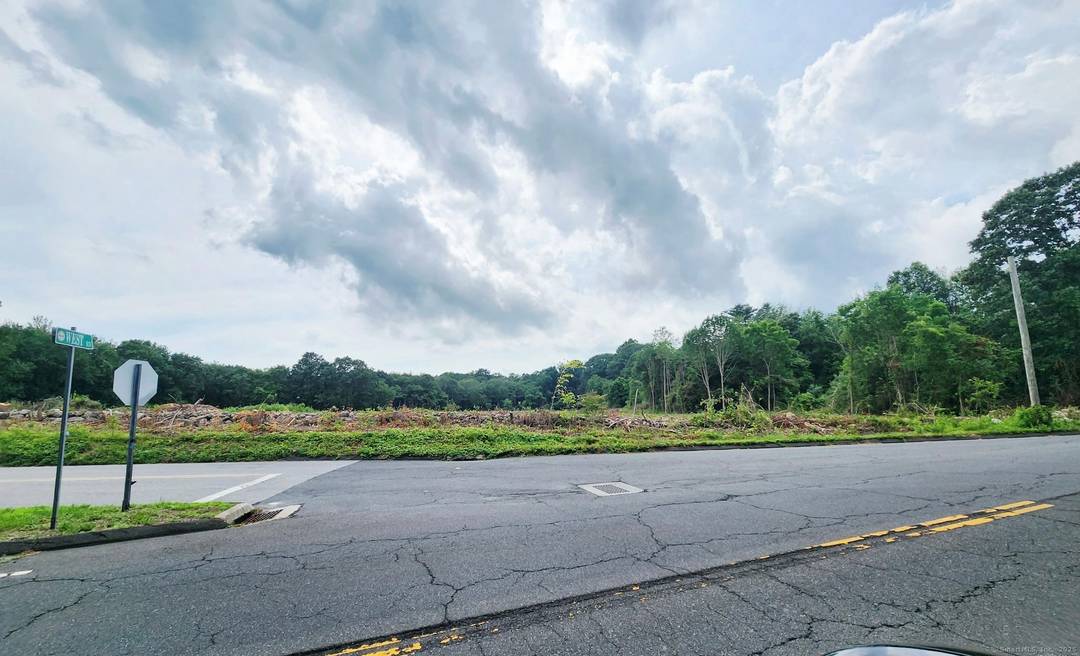 Exceptional 9. 5 Acre Commercial Development Opportunity Colchester, CT Seize this rare chance to own 9.