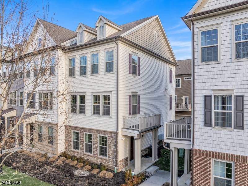 Step into luxury renting with this rare opportunity in one of Livingston's most sought after communities.