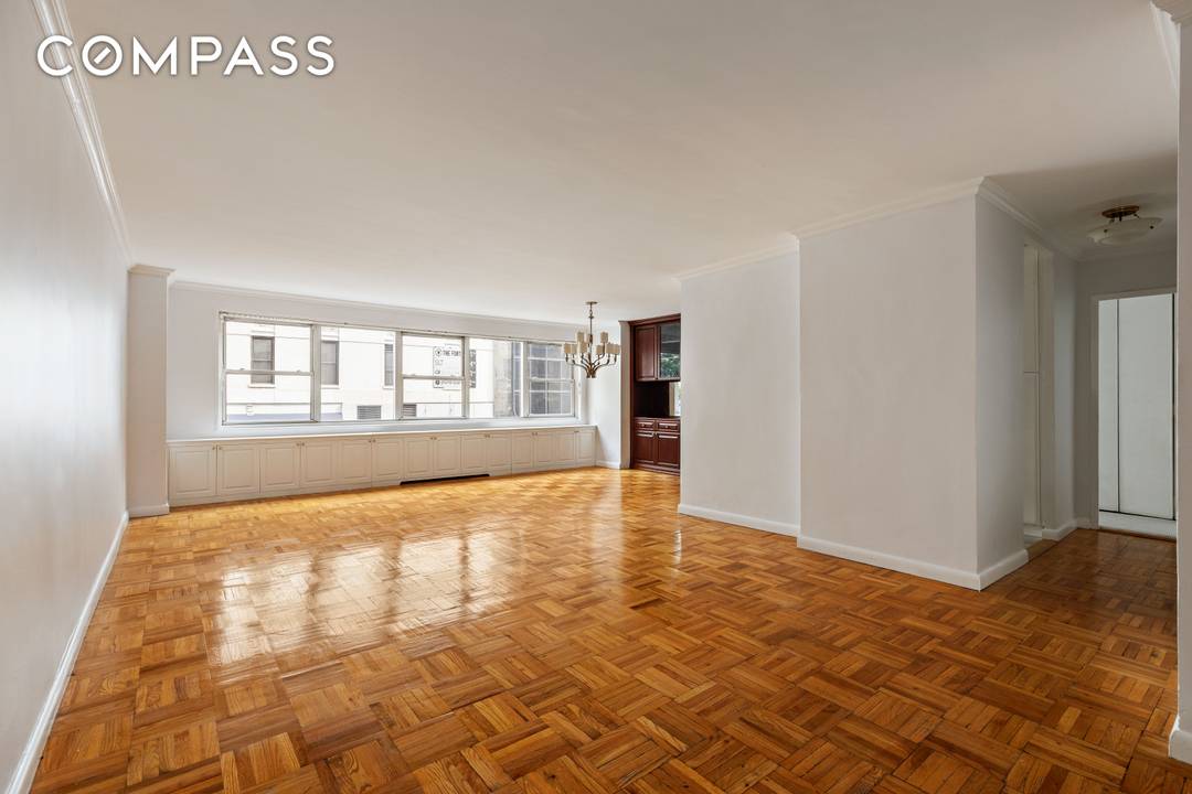 Just reduced ! Welcome to your next home in the heart of the Upper East Side !