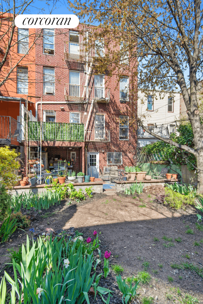 Investor's Delight in Prime Greenwood Heights !