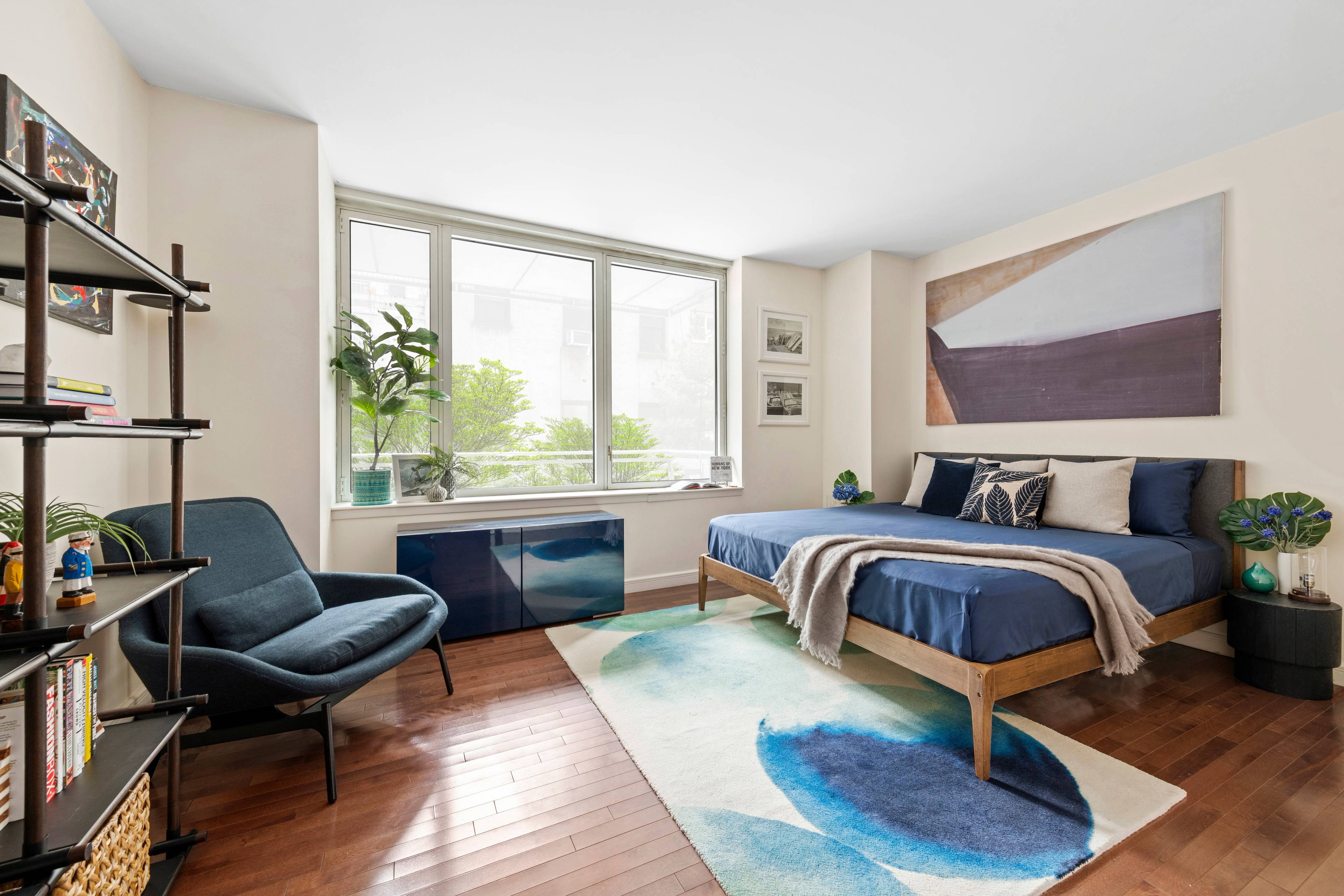 Enjoy this luxurious one bedroom with large windows and 9 foot ceilings that make this unit bright and spacious.