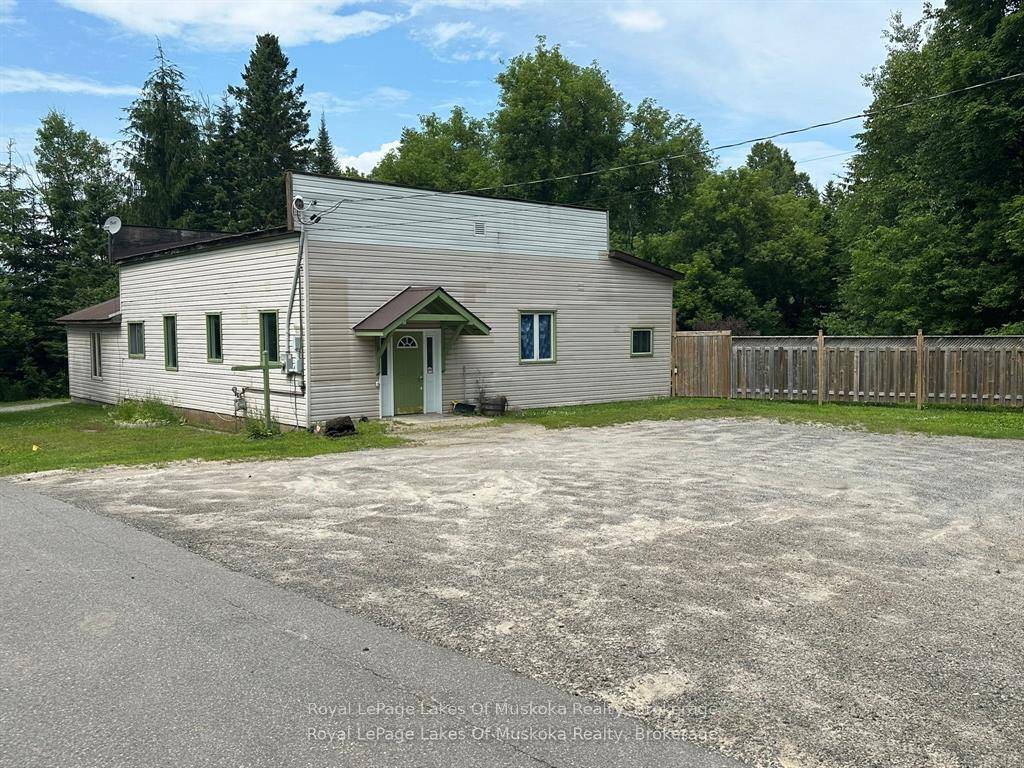 Versatile and highly visible commercial and residential space located on the busy main thoroughfare into and out of the up and coming village of Burk's Falls.