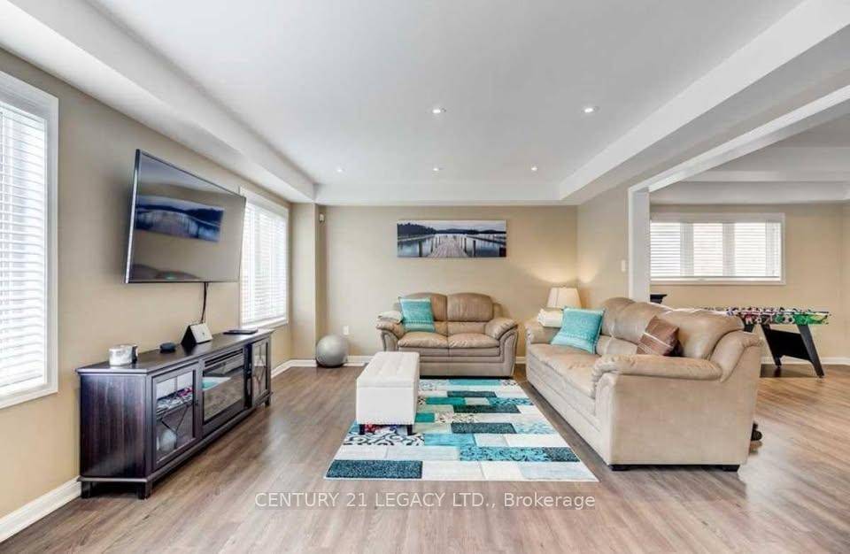 Move in ready FURNISHED House !