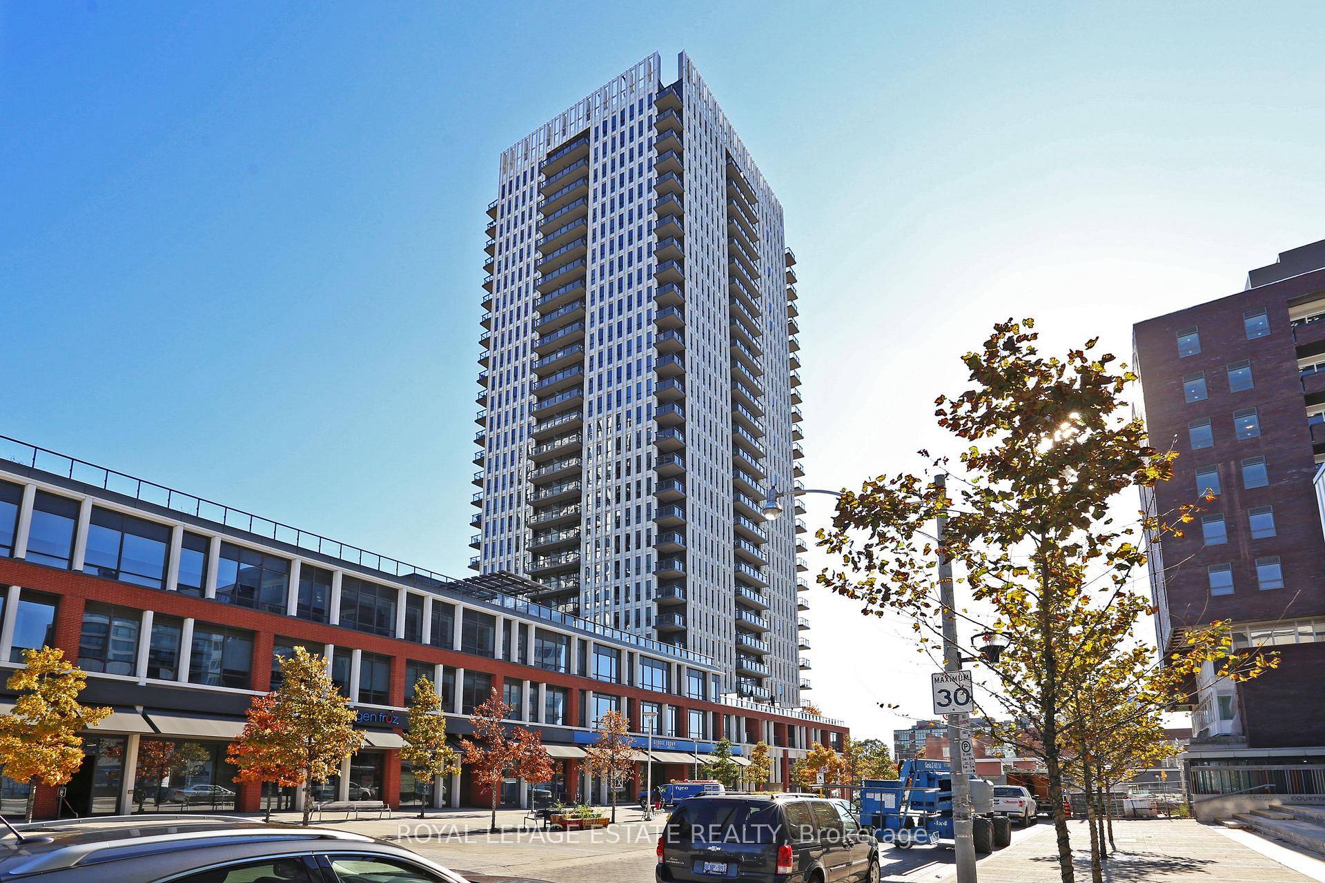 Lovely Sun Filled West Facing Studio In A Luxury Building One Park Place Tower.