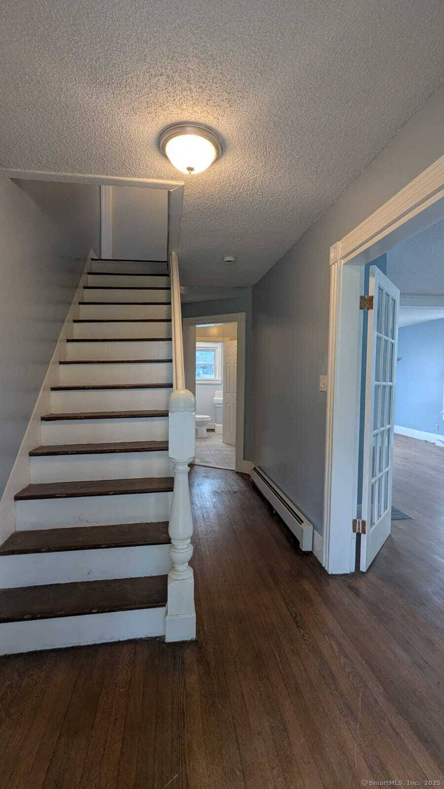 Welcome to your new home in the heart of Hamden !