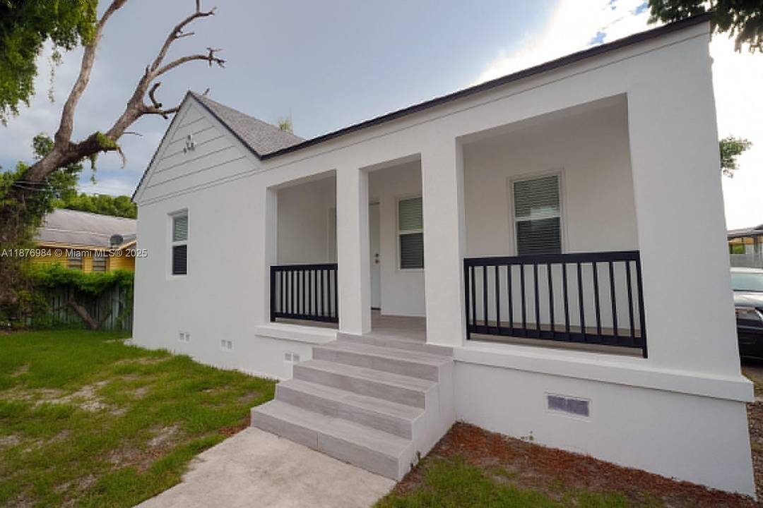 Property renovated, Front unit rent 2, 700 per month section 8, back unit proyected 3, 000 per month, 68, 400 gross yr.