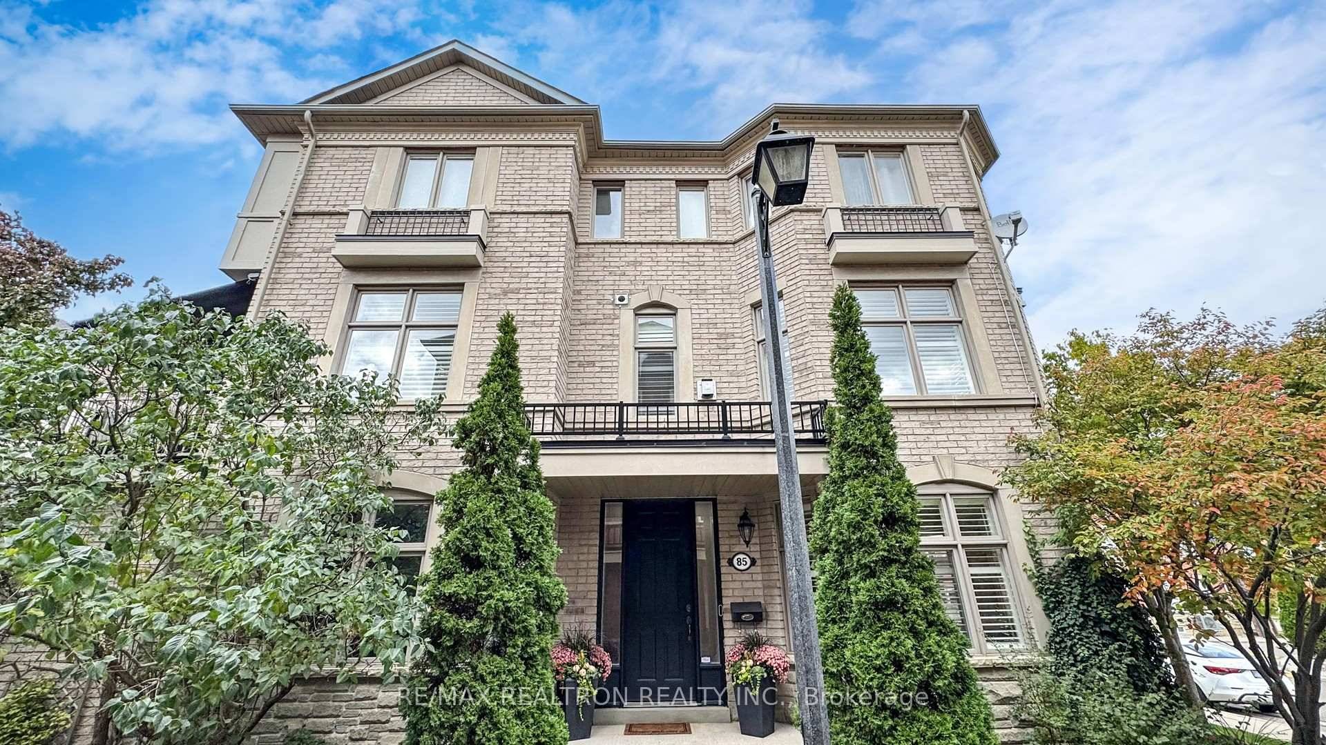 Welcome To 85 Vittorio De Luca Dr !