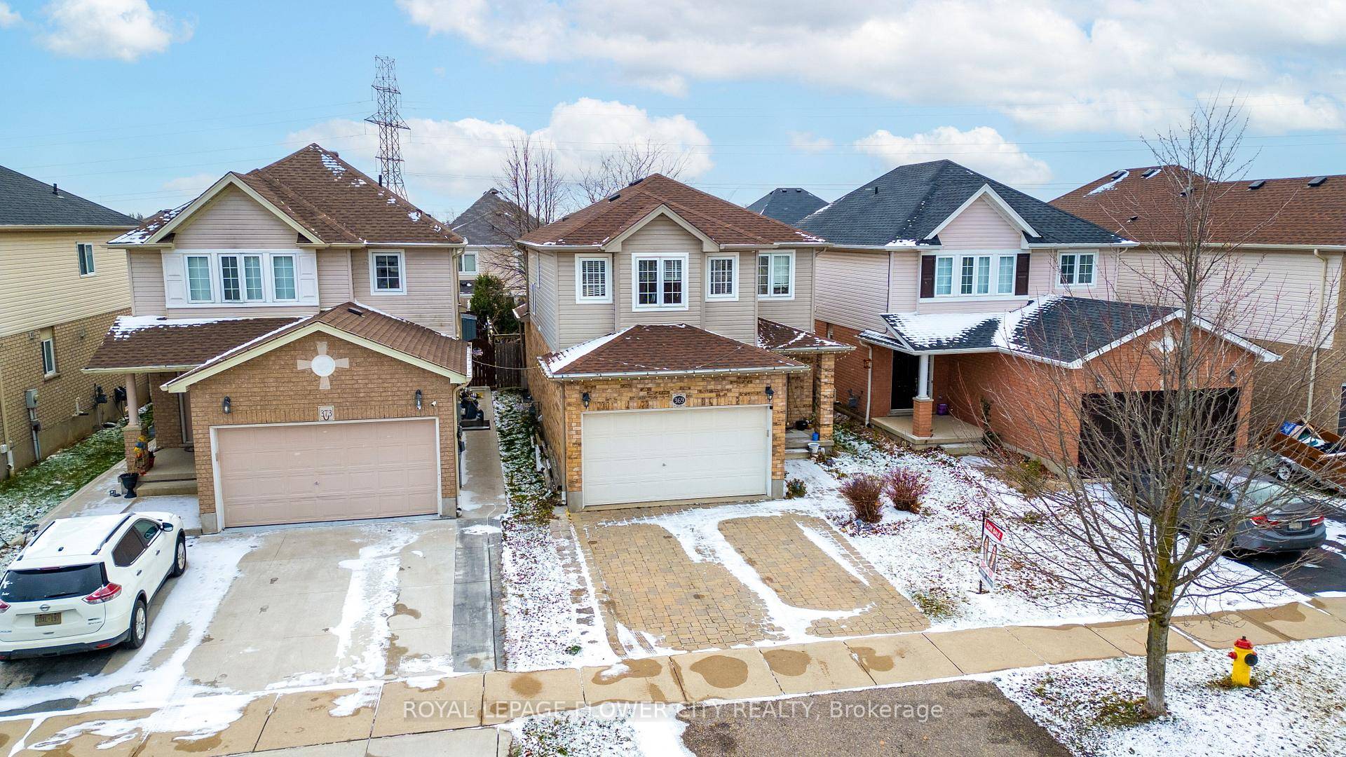 Welcome to 369 Thomas Slee in Kitchener's highly sought after Doon South neighborhood !