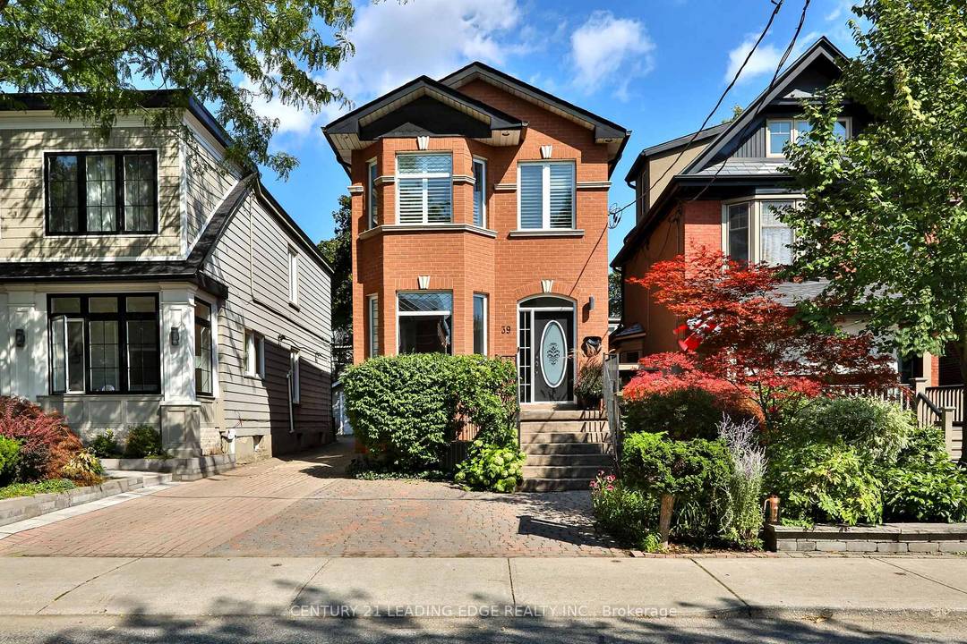 Welcome to this beautifully updated 2 storey, 3 1 bedroom, 4 bathroom home in the prestigious Playter Estates community.