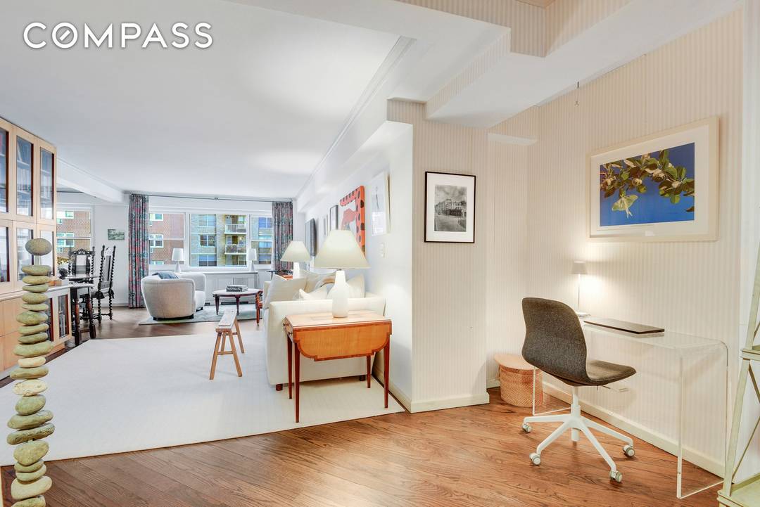445 East 86th Street, Apartment 5H Come home to this spacious and well proportioned three bedroom, two bath residence in a full service doorman co op in the heart of ...