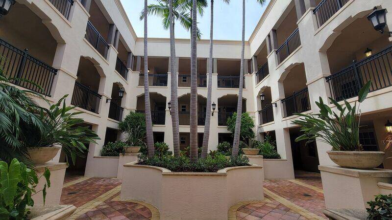 Want to live close to the beach ?