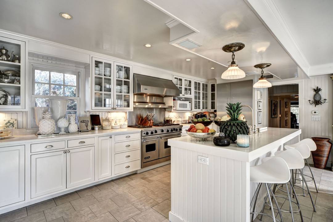 Stylish Water Mill South 6 Br Pool Near Mecox Bay and Ocean