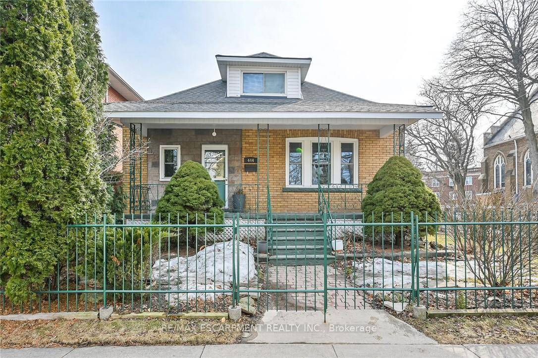 This Stunning amp ; Beautifully Updated 1 storey brick century home boasts over 1500 sqft of comfortable living space with an additional 1000 sqft in law suite in the basement ...
