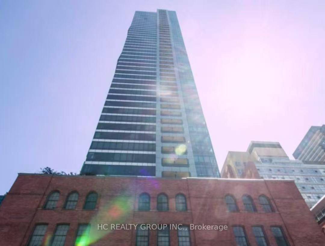 Enjoy Downtown Living in This Furnished Luxury 1 Bedroom Condo at Yonge amp ; Wellesley !