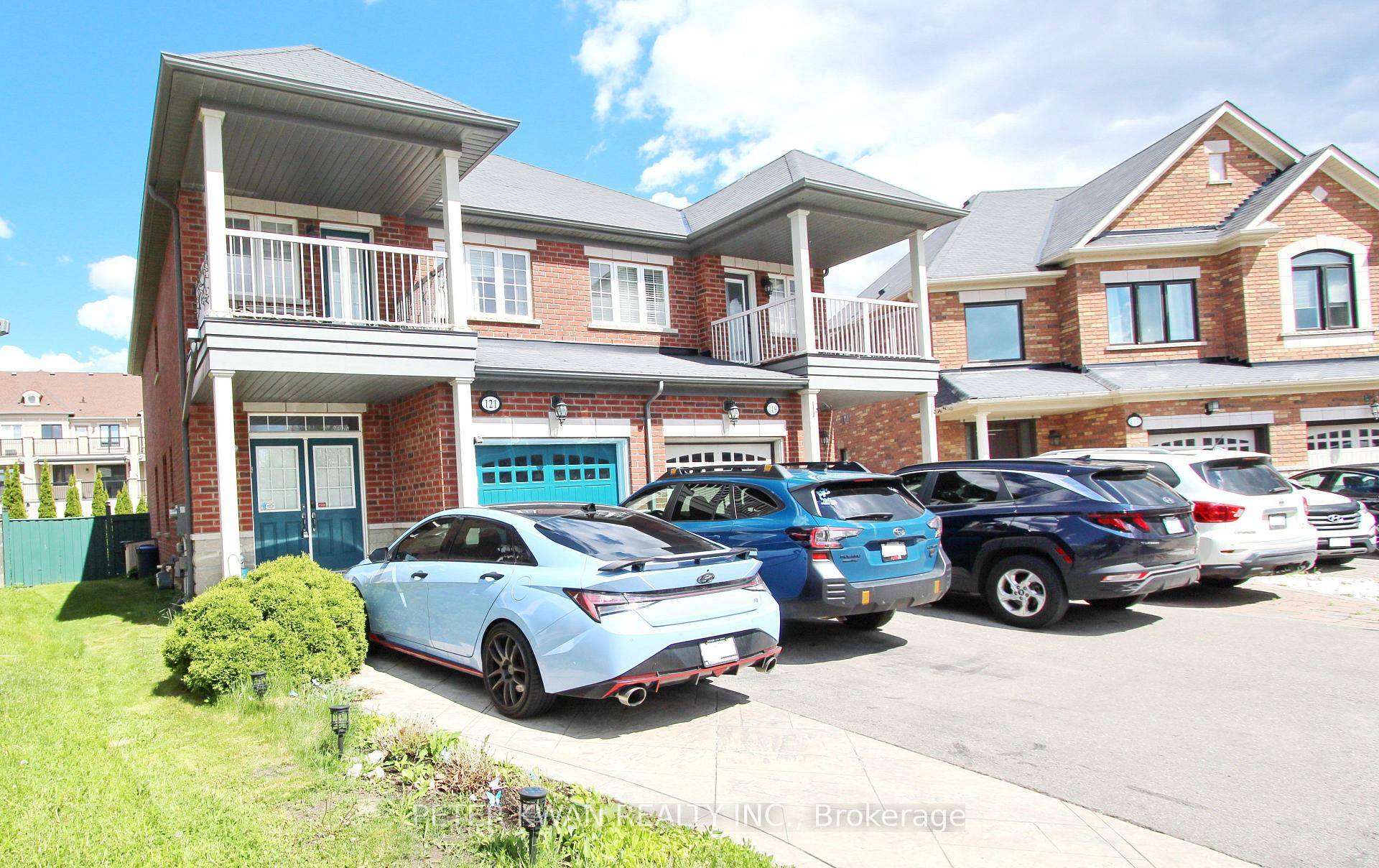 Welcome To This Bright And Spacious 3 2 Bedroom Semi Detached Home Nestled In A Desirable Vaughan Neighbourhood !