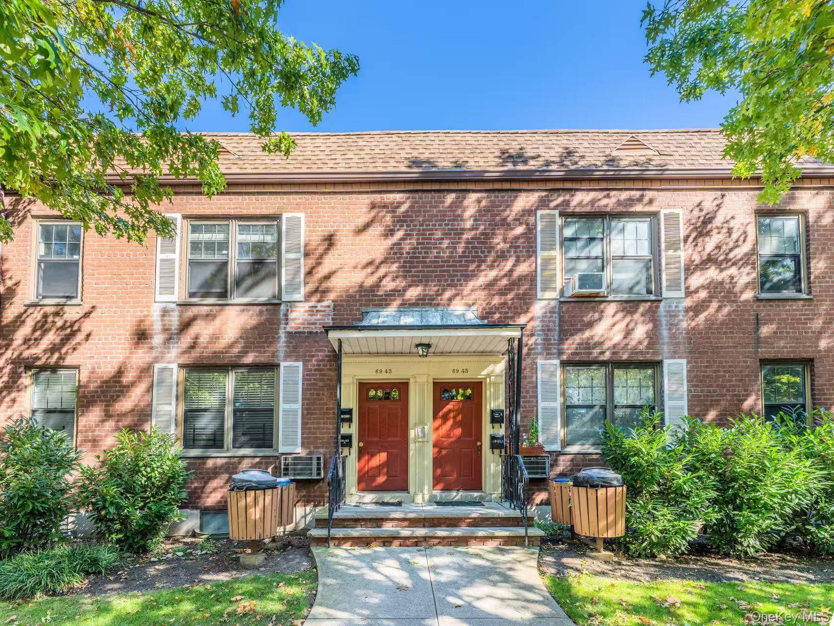 Regents Park Condo complex offers you a blend of comfort and design.