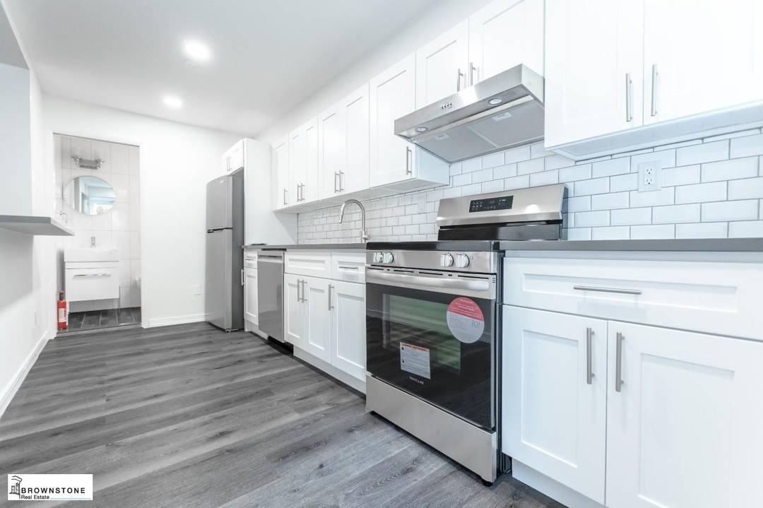 81 1st Place is an extra wide townhouse on one of the most prized blocks in Carroll Gardens.