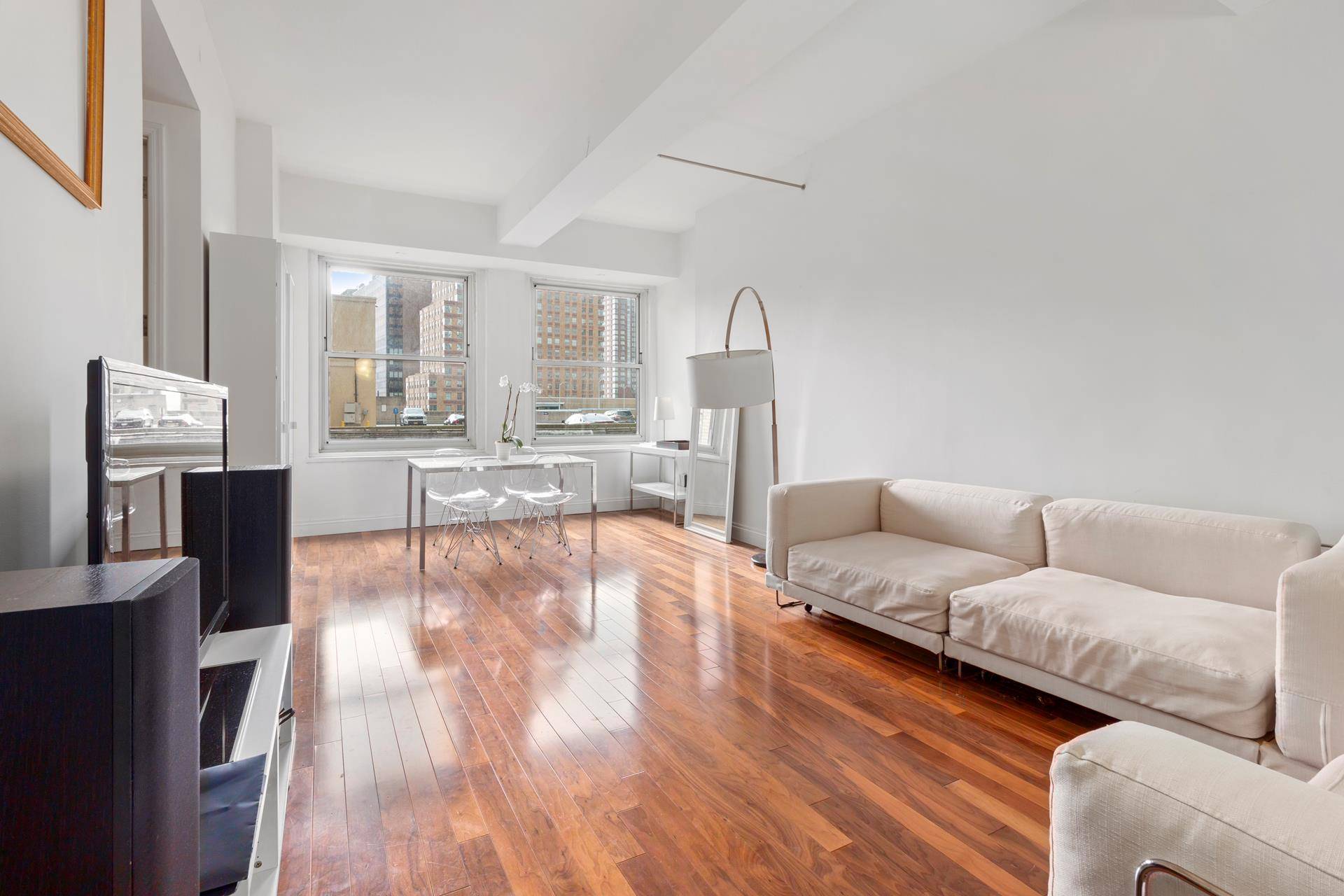 OPEN HOUSE BY APPOINTMENT ONLY Available Furnished or Unfurnished Welcome to the Greenwich Club at 88 Greenwich Street.
