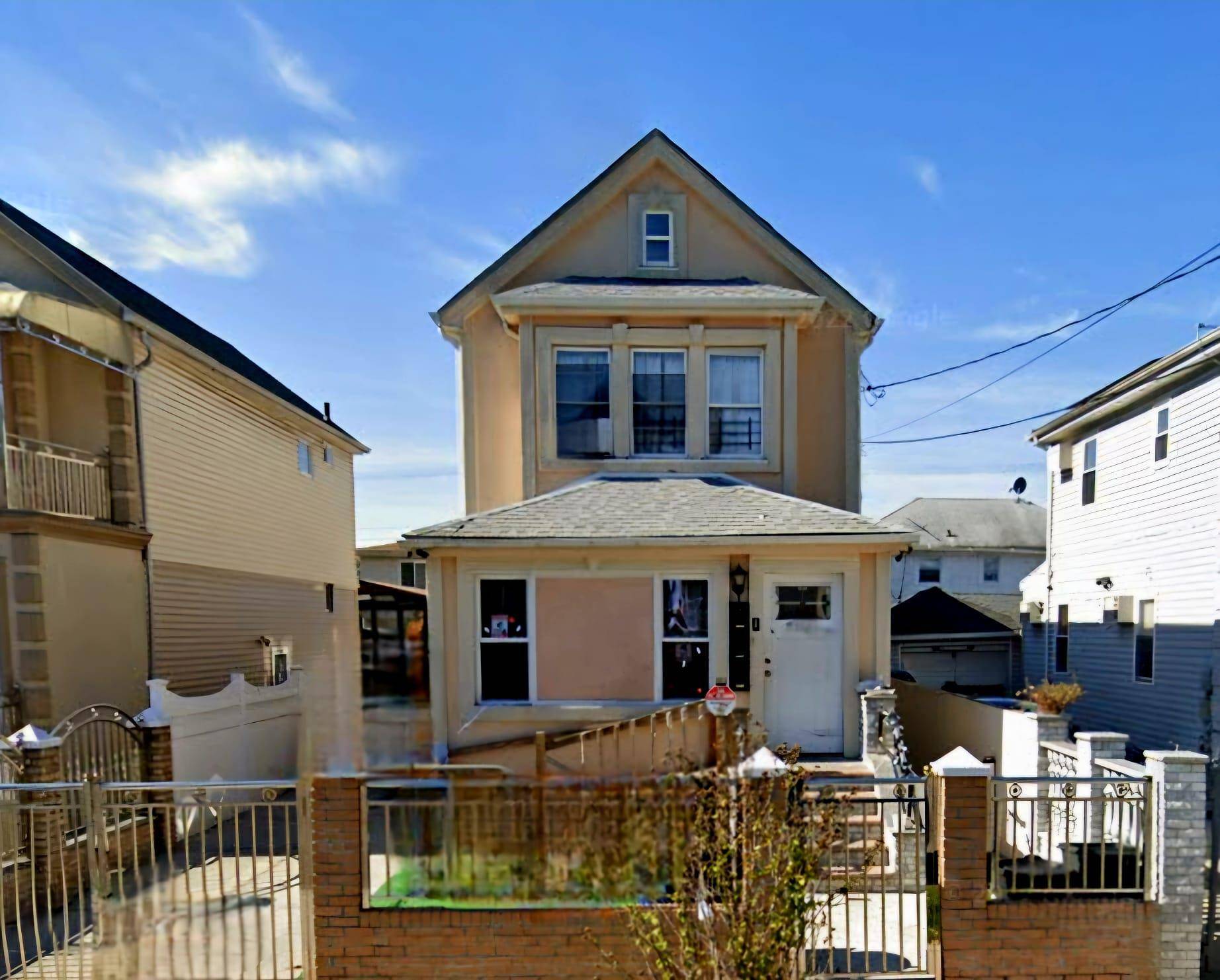 spacious 2 family detach home with 2 bedrooms, 1 bath, apartments on each floor, plus full finish basement with 2 side entrance, high ceilings, full bath, laundry area, mechanical room, ...