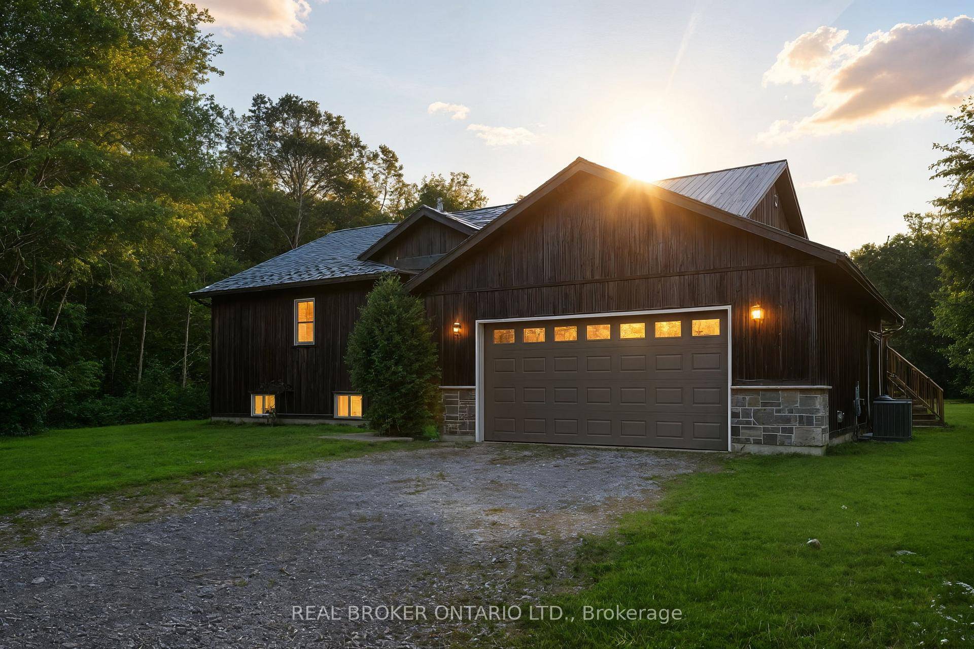 Discover the perfect blend of privacy and entertaining with this exceptional country property with cottage vibes.