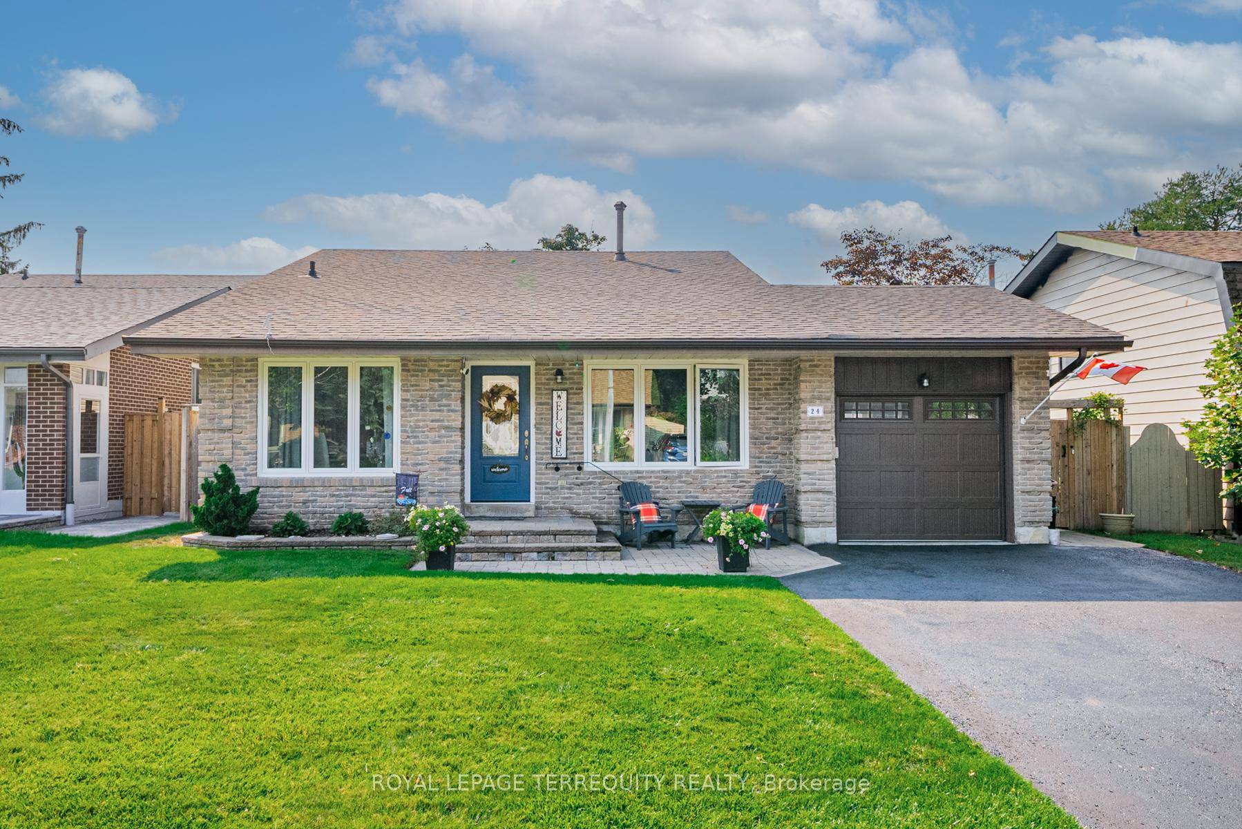 3 Level Backsplit Situated On A Family Friendly Court Located In The Heart Of Lynde Creek !